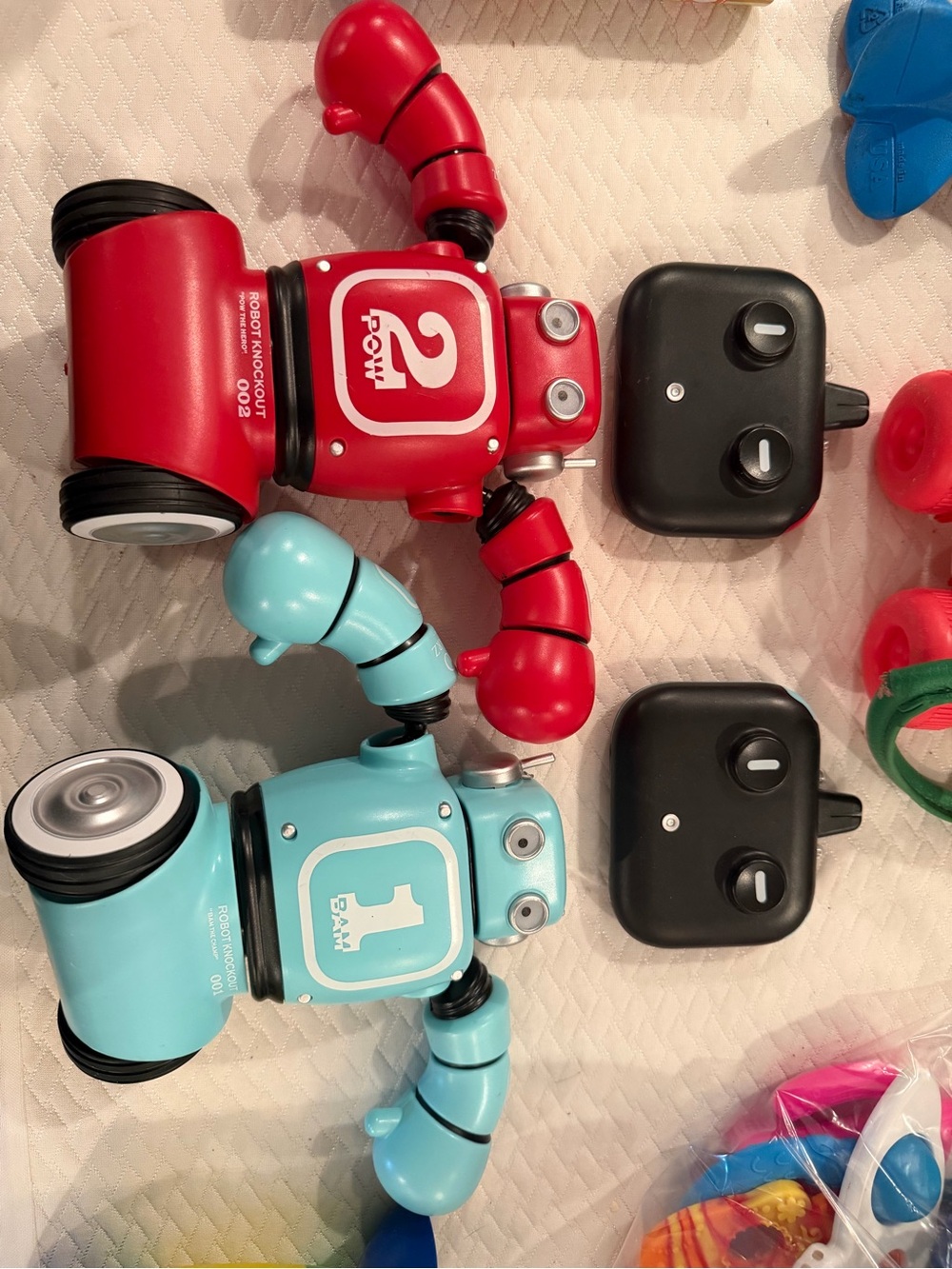 FAO Schwarz Robot Knockout
Remote Control Boxing Set